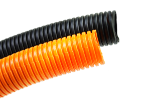 Chicote de fios e conduítes